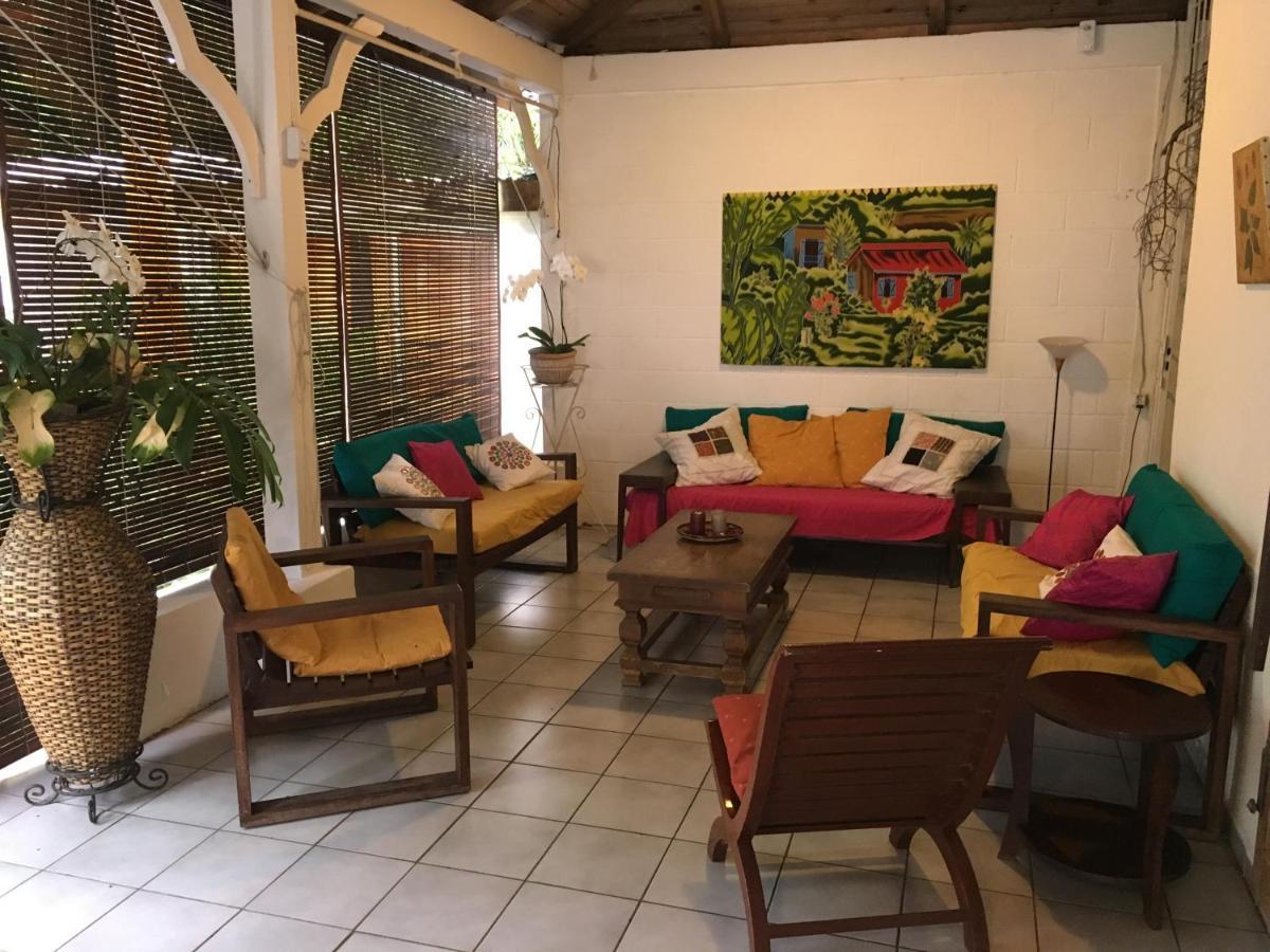 Le Medinilla Panzió Bras-Panon Kültér fotó